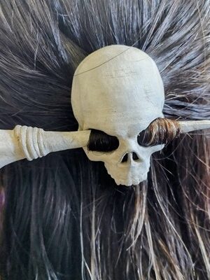 Pasador para el pelo con forma de calavera y hueso STL impresion 3D