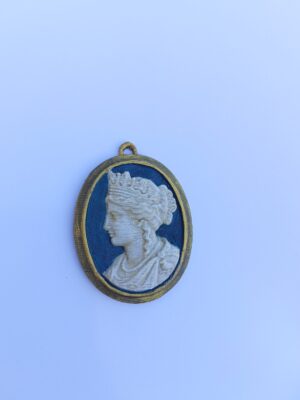 Camafeo Vintage Diosa Deméter - Collar Físico Pintado a Mano