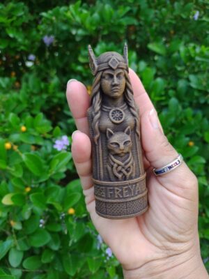 Estatuilla Tótem de la Diosa Freyja (10cm) - Pintada a Mano